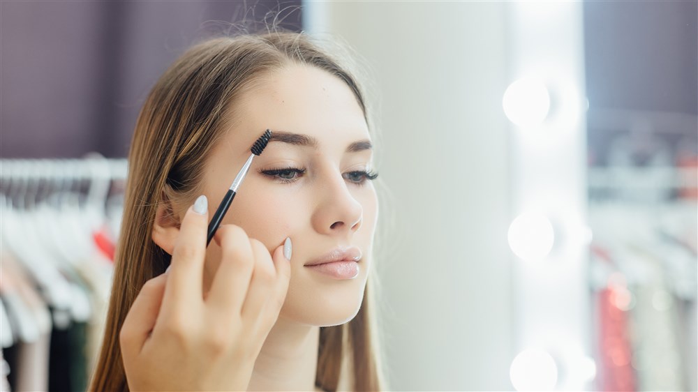 Epilazione Sopracciglia 